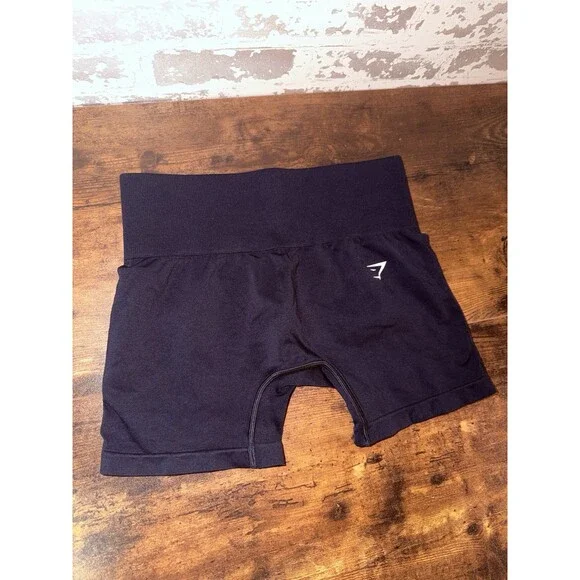 NEW - GYMSHARK - Sculpt Seamless Short - MEDIUM - Black - Picture 2 of 6